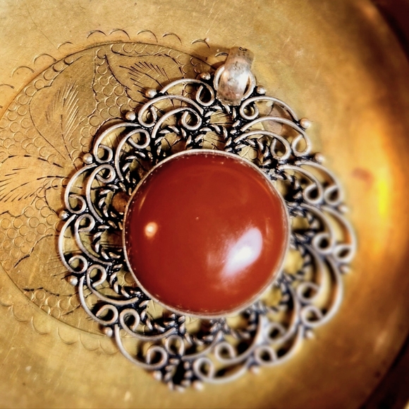 Lovely, Victorian-Style, Natural Carnelian Cab Pndnt. 925 Sterling Pltd - Picture 2 of 5